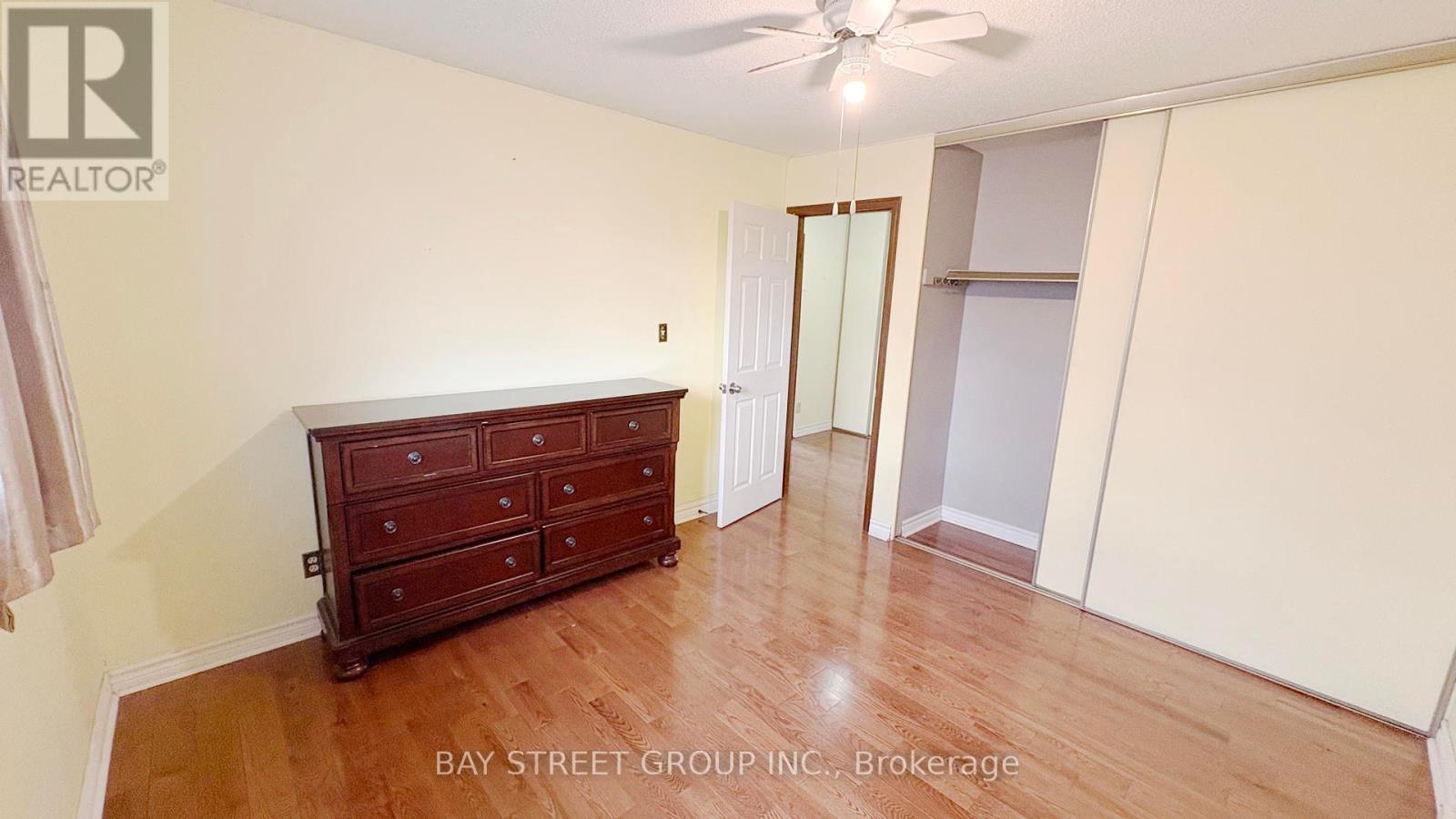 28 Roehampton Avenue, St. Catharines, Ontario  L2M 7K7 - Photo 5 - X12041246