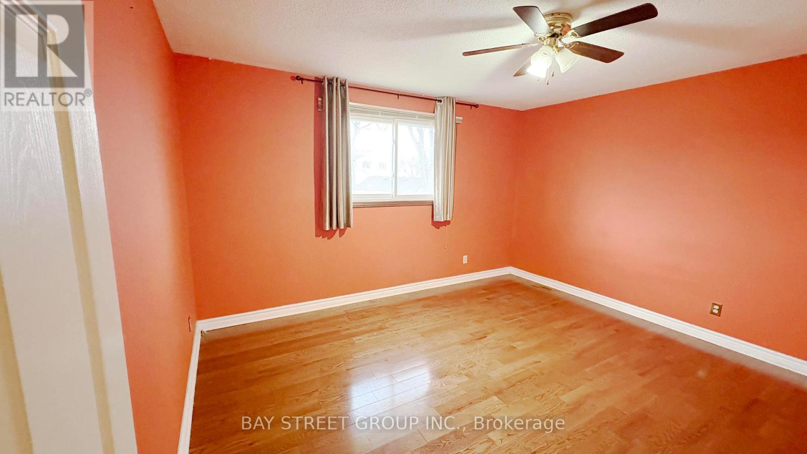28 Roehampton Avenue, St. Catharines, Ontario  L2M 7K7 - Photo 8 - X12041246