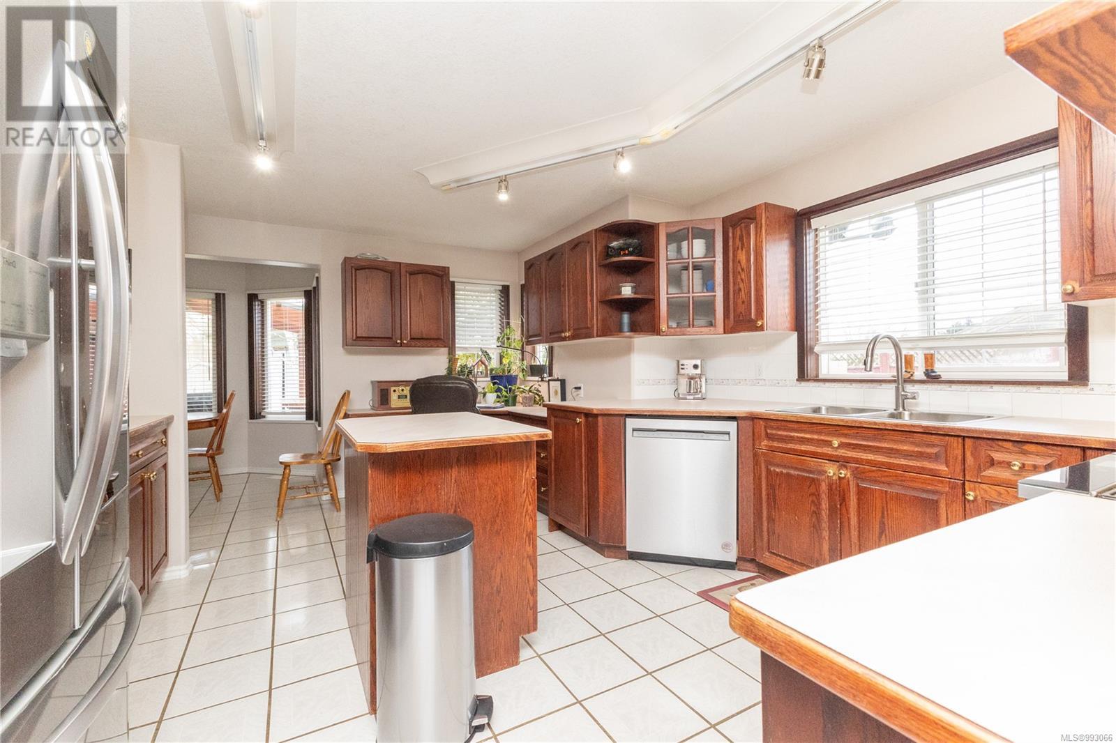 Property at 270 Dahl Rd image 5