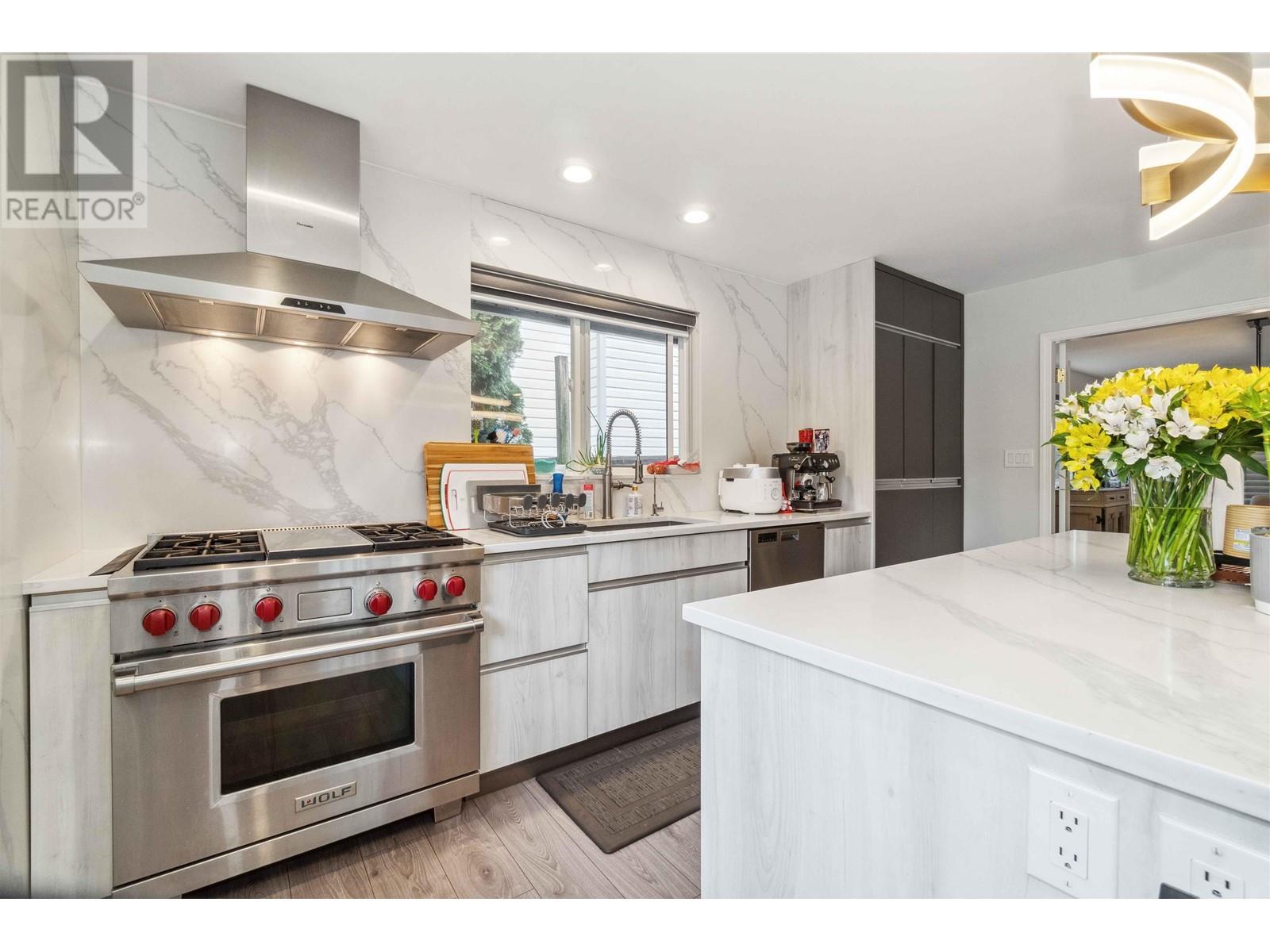 2627 Tempe Knoll Drive, North Vancouver, British Columbia  V7N 4J8 - Photo 11 - R2981947