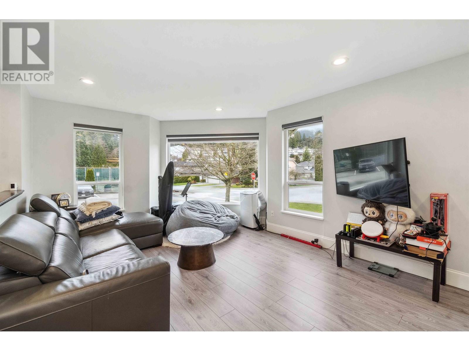 2627 Tempe Knoll Drive, North Vancouver, British Columbia  V7N 4J8 - Photo 5 - R2981947