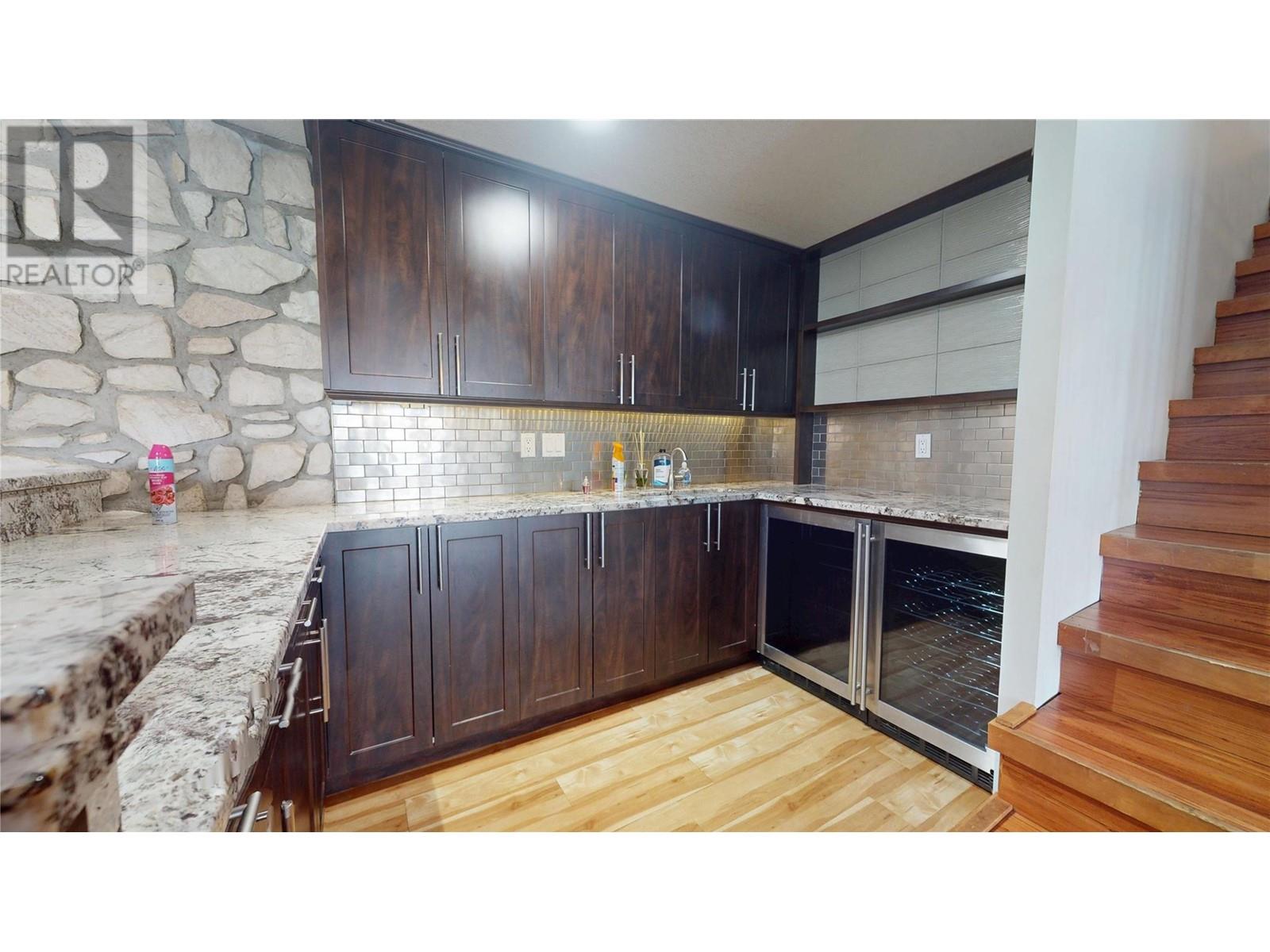 Property at 3 21ST Avenue S image 4