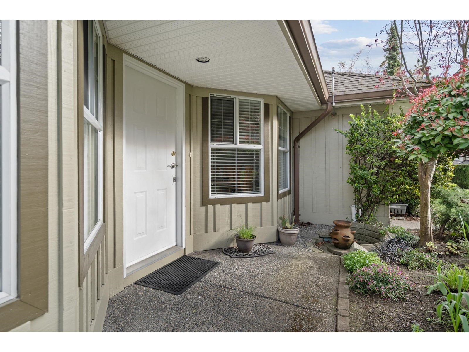Property at 20 15860 82 AVENUE image 2