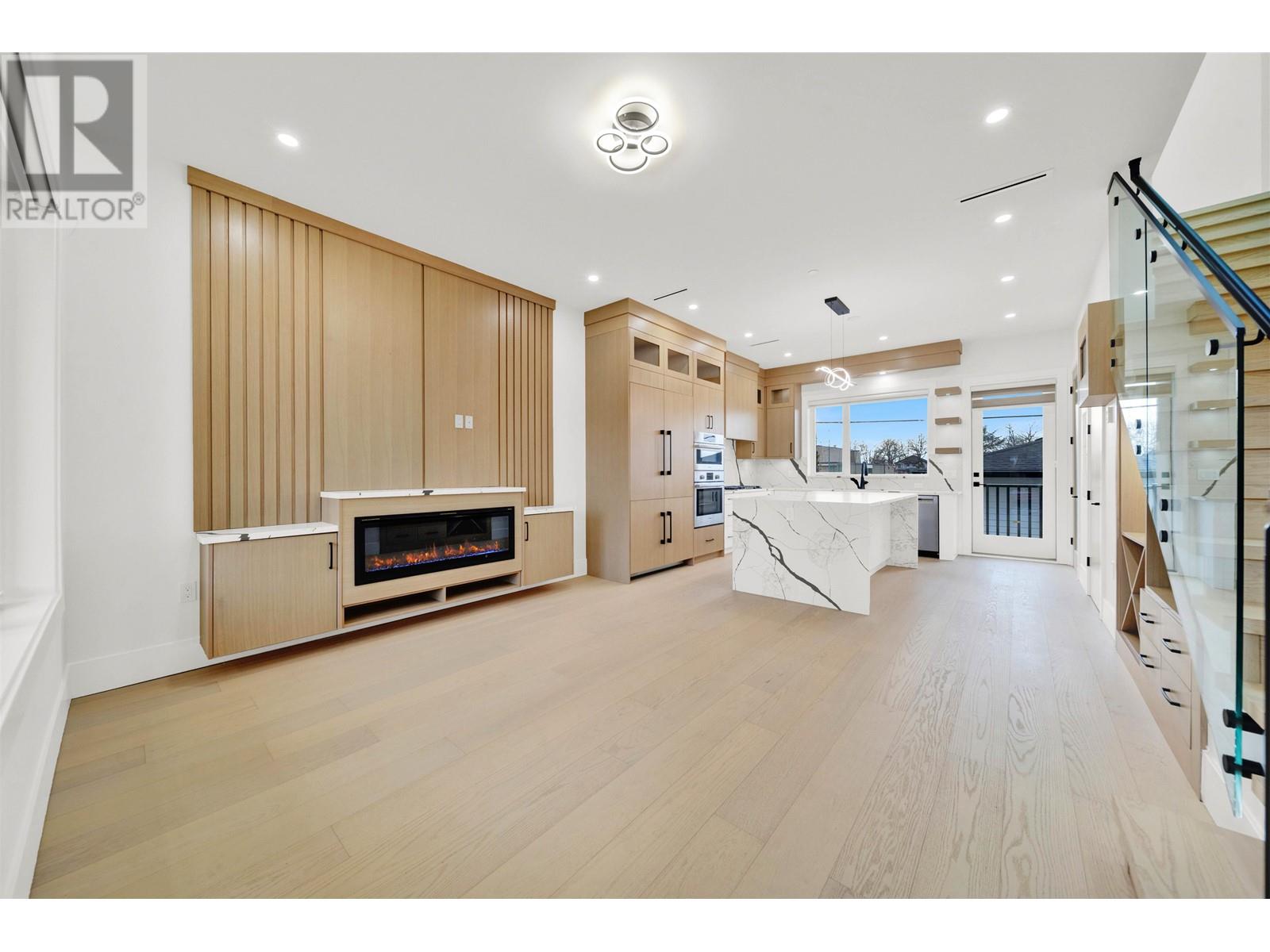 6157 Arlington Street, Vancouver, British Columbia  V5S 3N4 - Photo 3 - R2981519