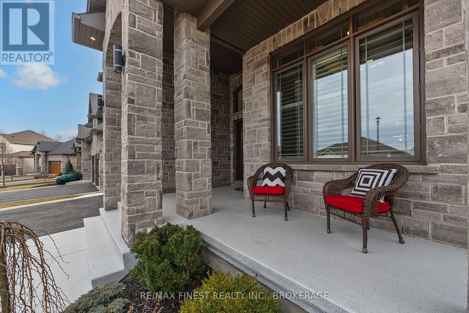 246 Pauline Tom Avenue, Kingston, Ontario  K7K 0G1 - Photo 3 - X12041264
