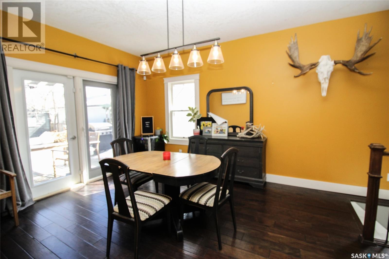 Property at 538 1st STREET E image 5