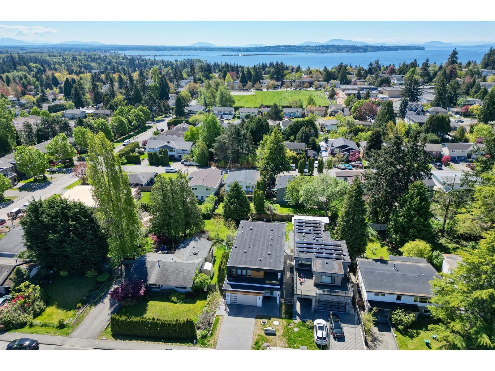 Property at 15908 RUSSELL AVENUE image 1