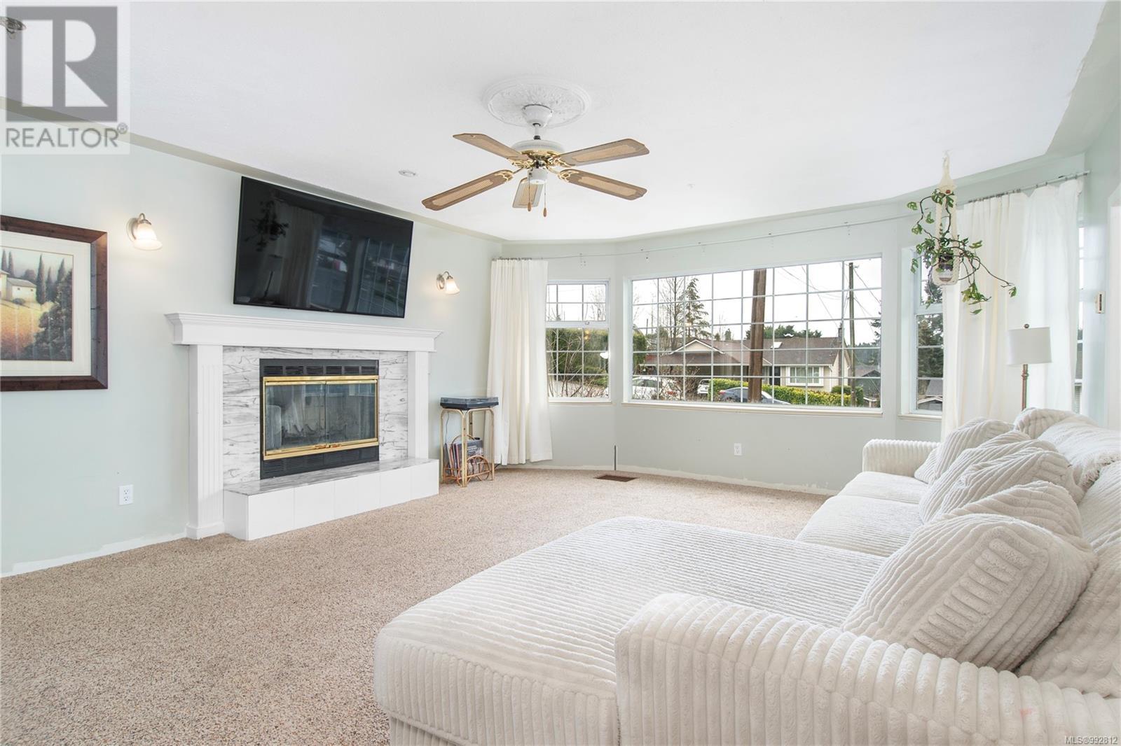 Property at 850 Merecroft Rd image 2