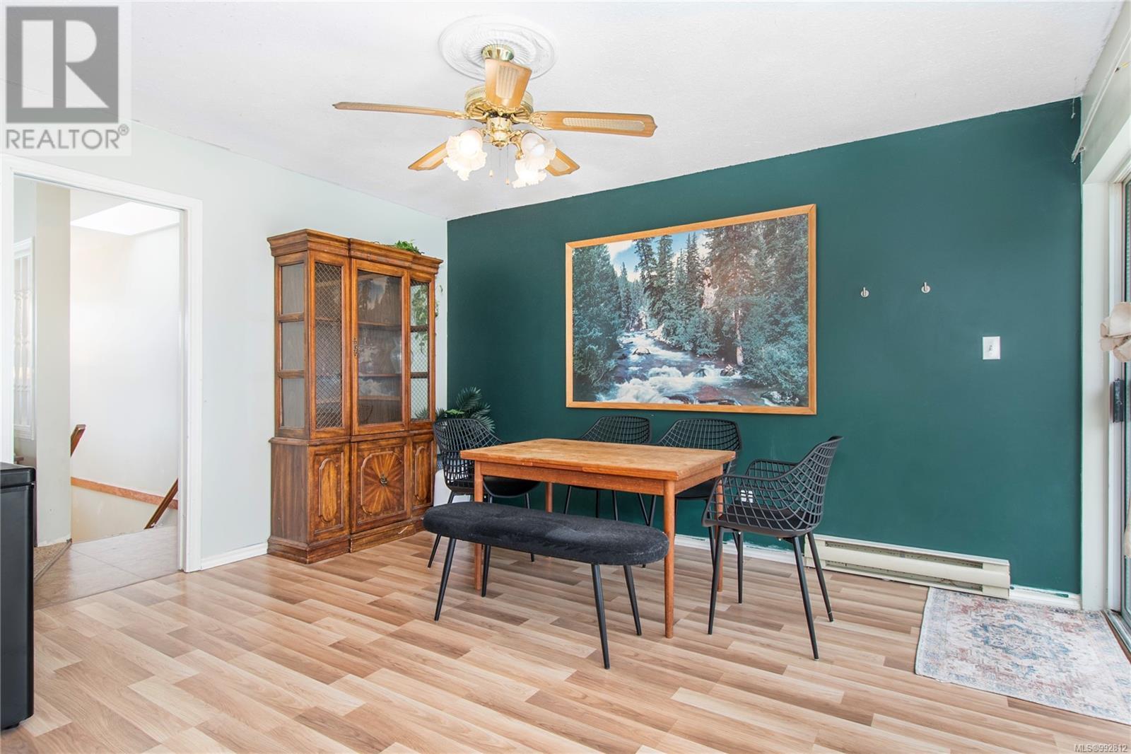 Property at 850 Merecroft Rd image 4