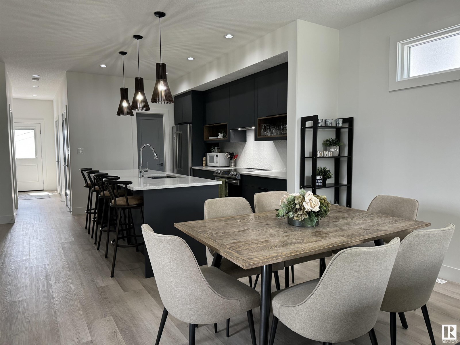 Property at 10437 52 AV NW image 4