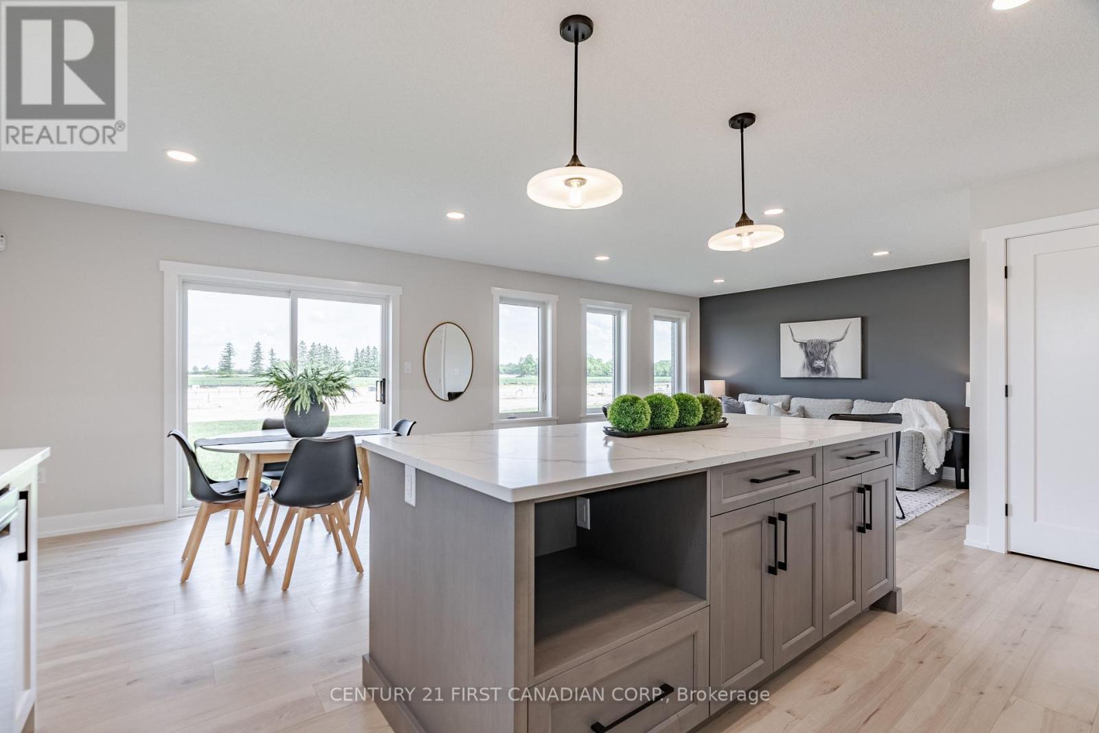38 Postma Crescent, North Middlesex (Alisa Craig), Ontario  N0M 1A0 - Photo 16 - X12041389