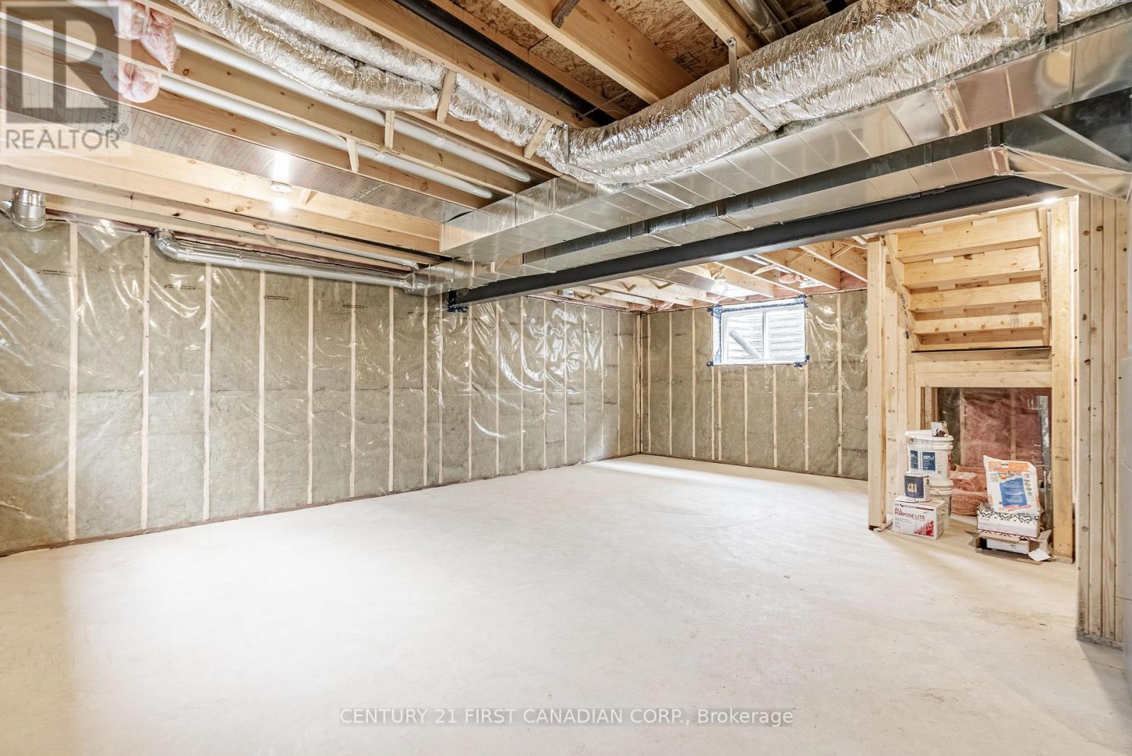 38 Postma Crescent, North Middlesex (Alisa Craig), Ontario  N0M 1A0 - Photo 37 - X12041389