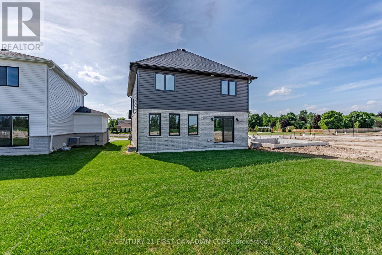 38 Postma Crescent, North Middlesex (Alisa Craig), Ontario  N0M 1A0 - Photo 42 - X12041389