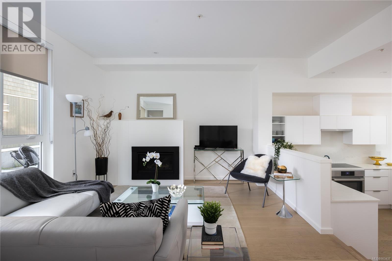 119 1720 Fairfield Rd, Victoria, British Columbia
