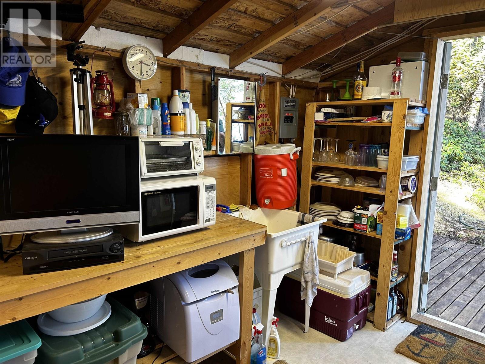 762 Ridge Road, Galiano Island, British Columbia  V0N 1P0 - Photo 13 - R2813828