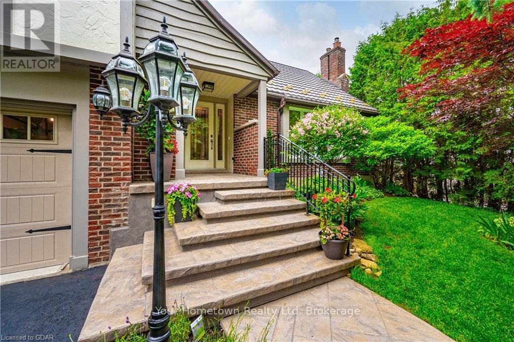 Property at 68 WATER STREET E image 3