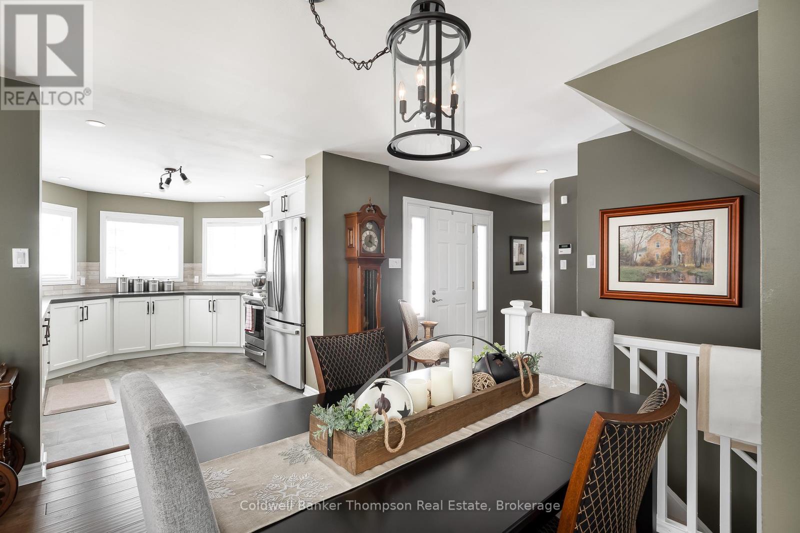 30 Deerfoot Trail, Huntsville, Ontario  P1H 0A6 - Photo 5 - X12041435
