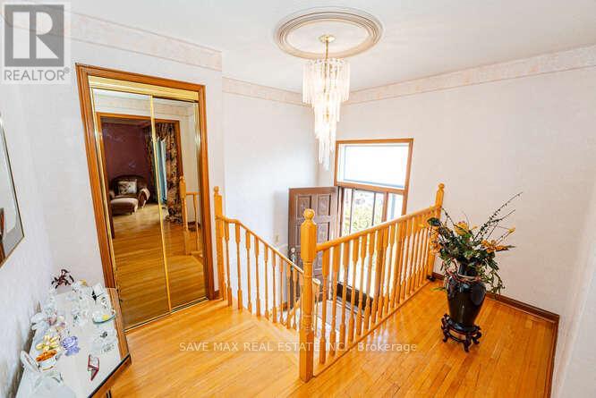 Property at 20 BRAMHALL COURT image 3