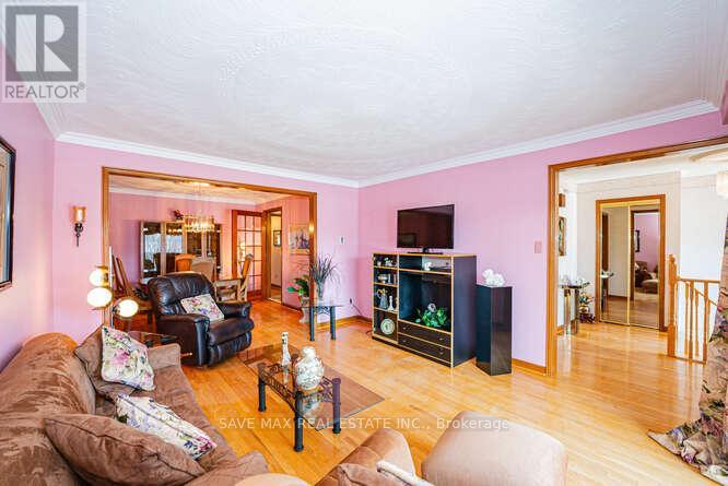 Property at 20 BRAMHALL COURT image 5