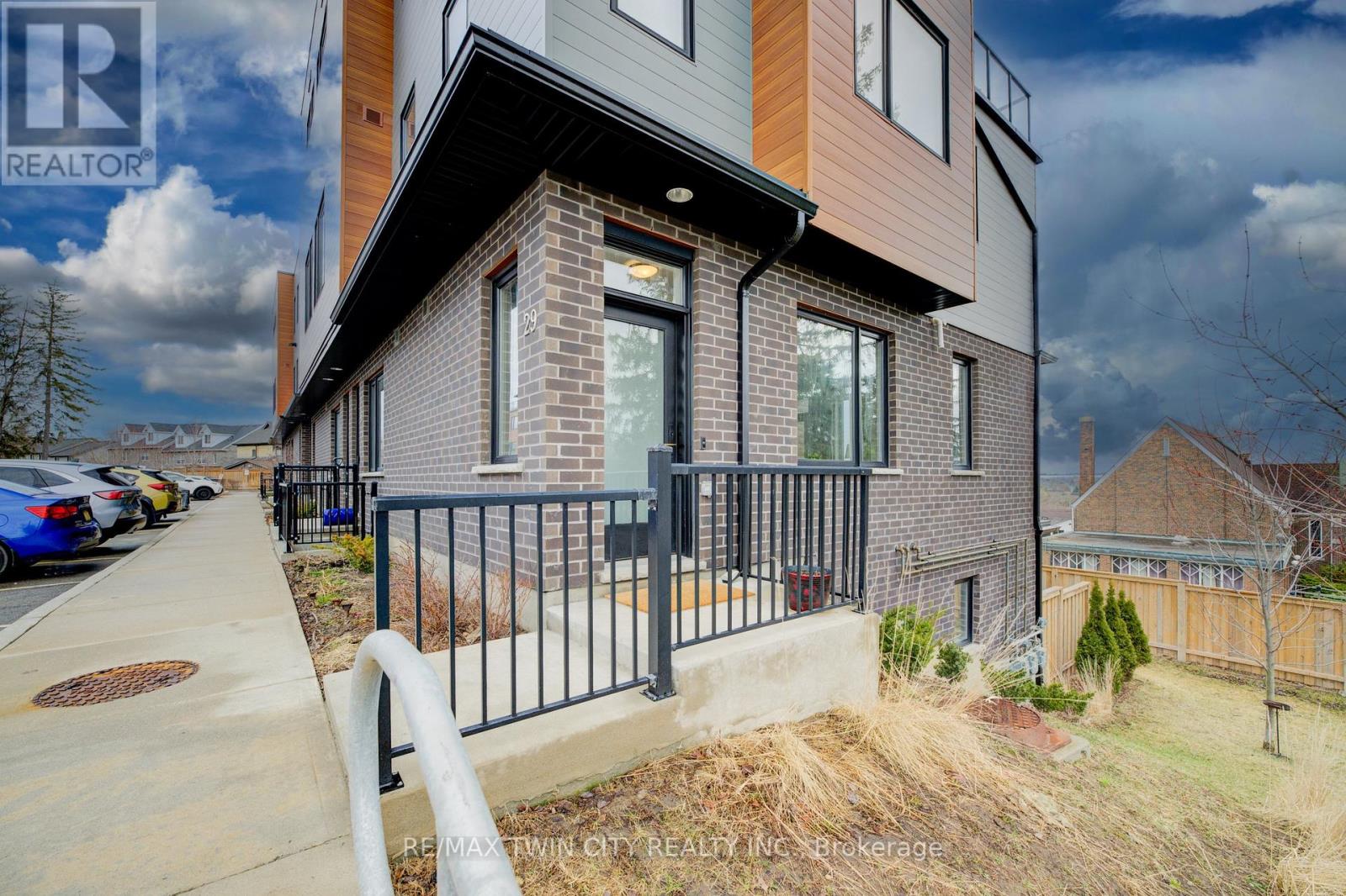 Property at 29 - 54 BRIDGE STREET W image 4