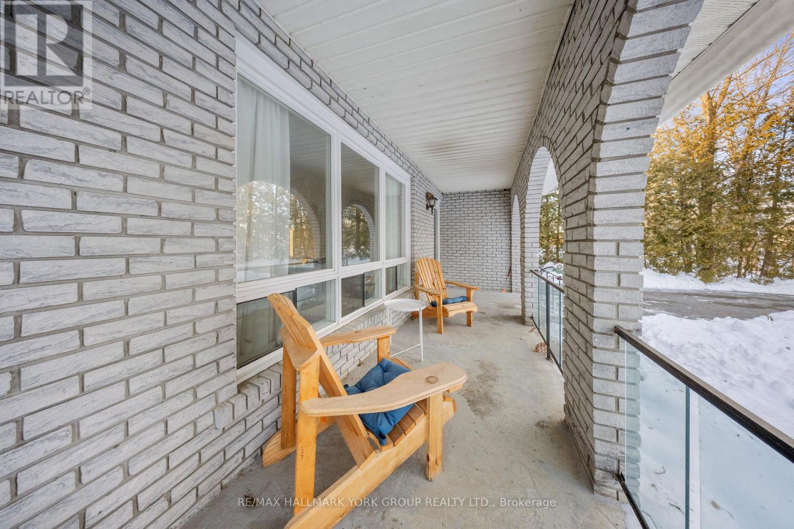 96 Riverview Beach Road, Georgina, Ontario  L0E 1N0 - Photo 5 - N12039842