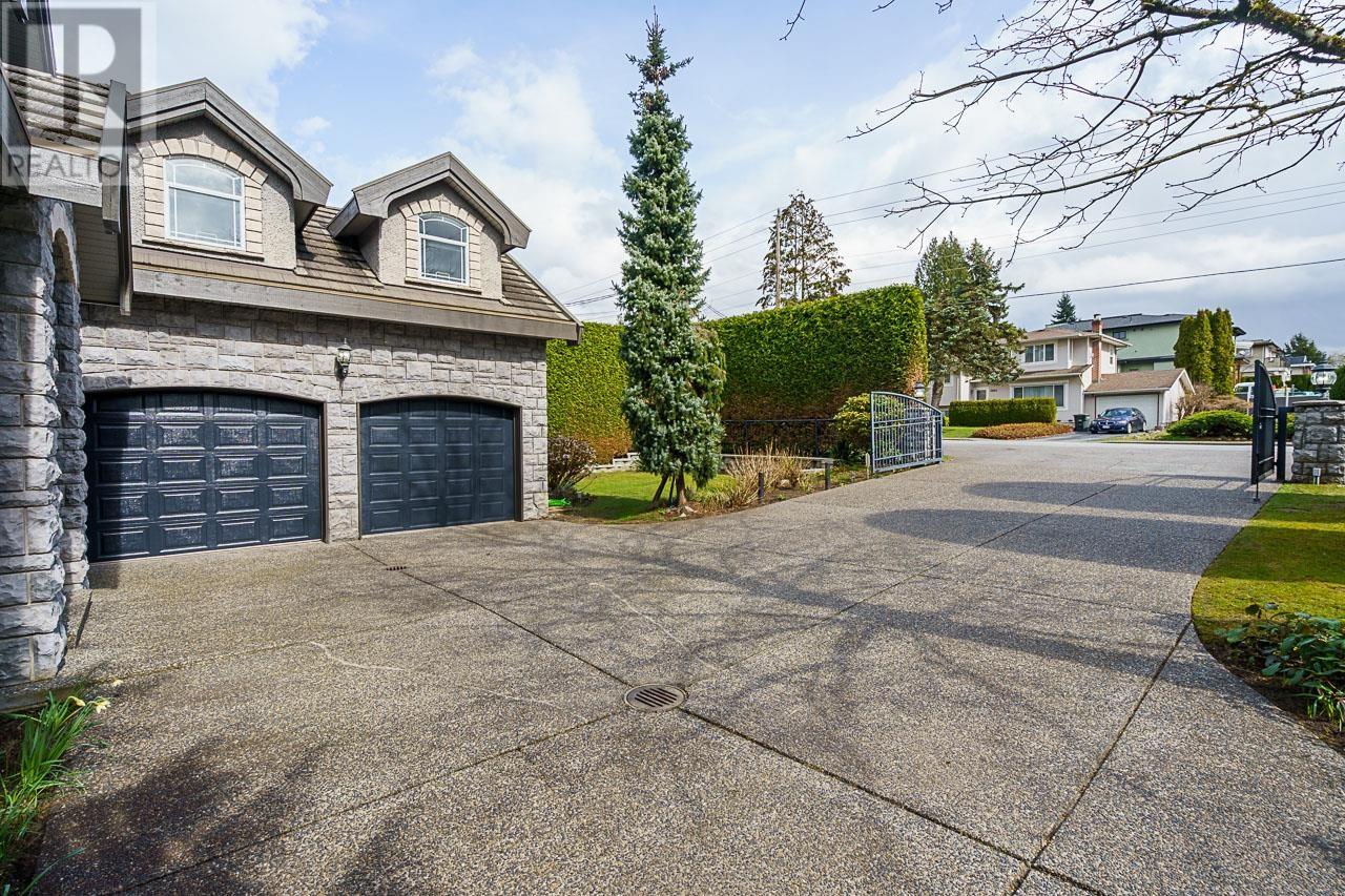 Property at 3685 PHILLIPS AVENUE image 4