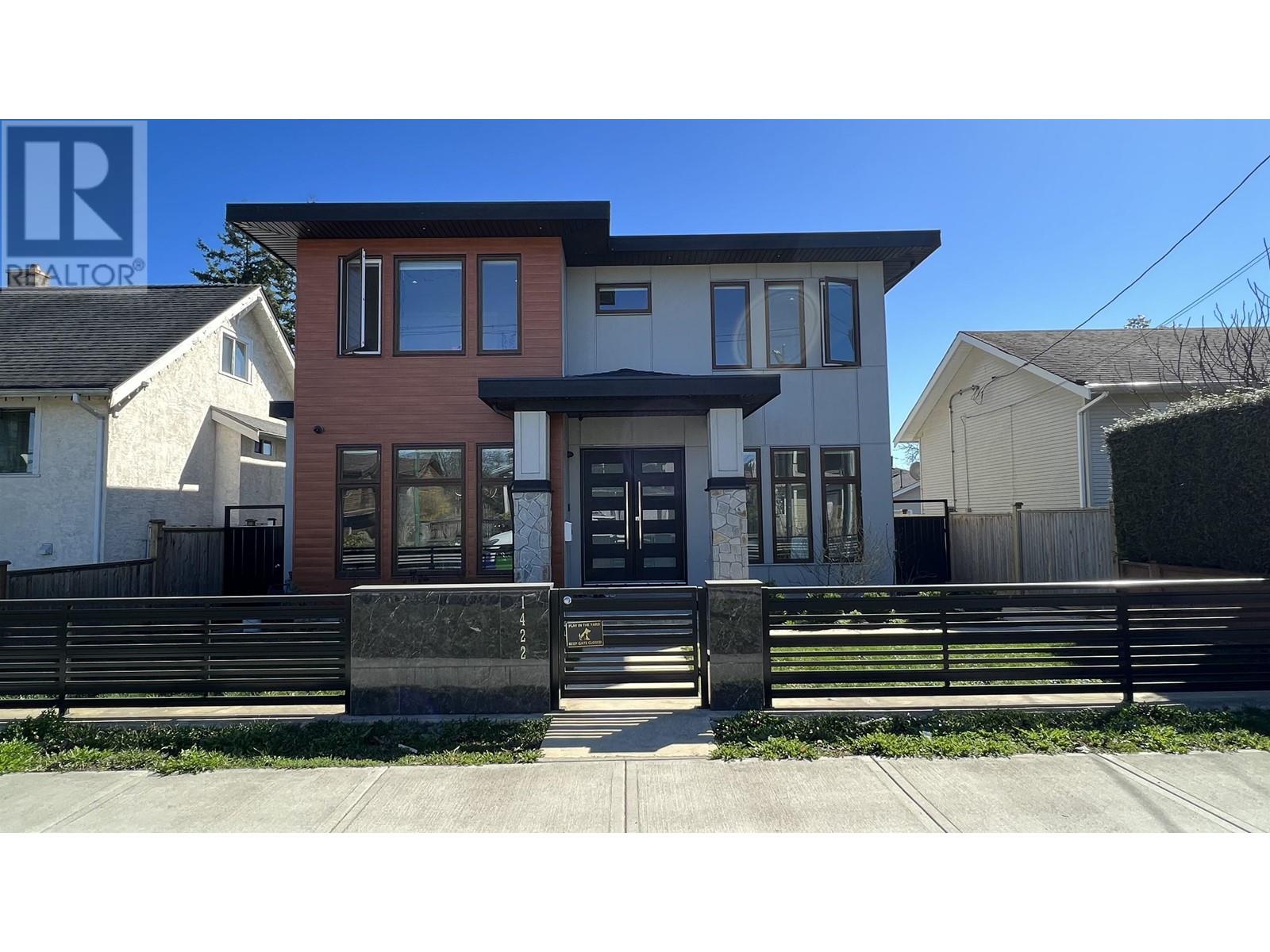1422 TENTH AVENUE, New Westminster, British Columbia