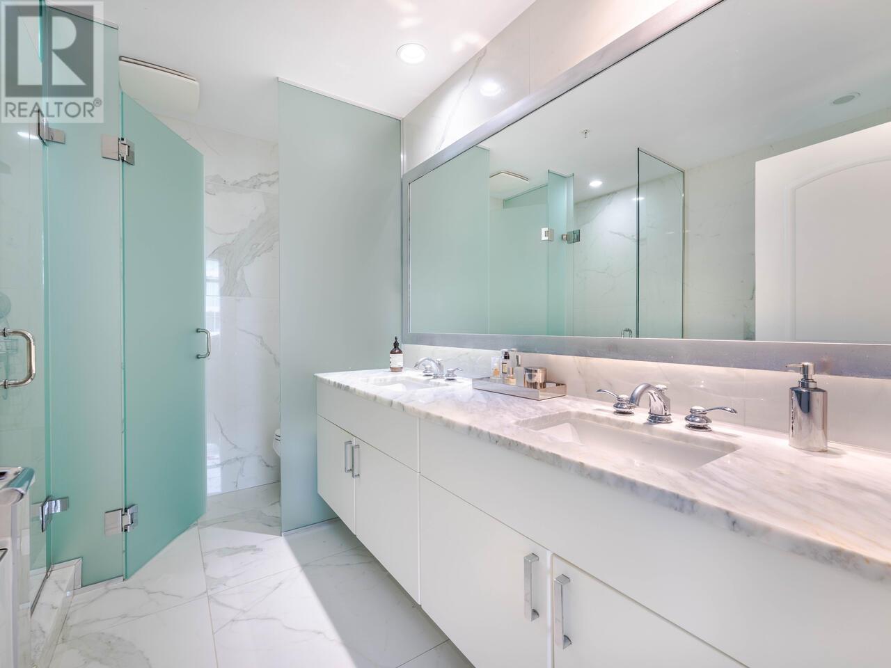 604 185 Victory Ship Way, North Vancouver, British Columbia  V7L 0G2 - Photo 9 - R2981901