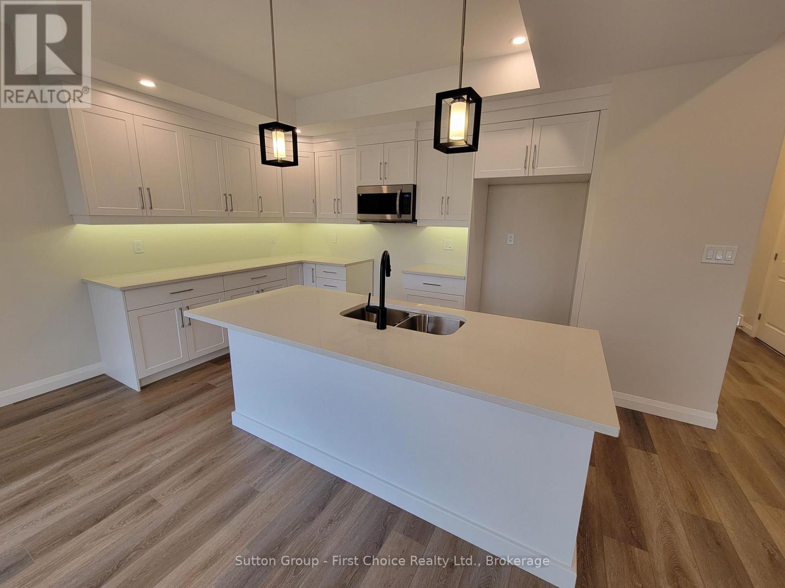 549 Albert Street, South Huron, Ontario  N0M 1S1 - Photo 5 - X12041463