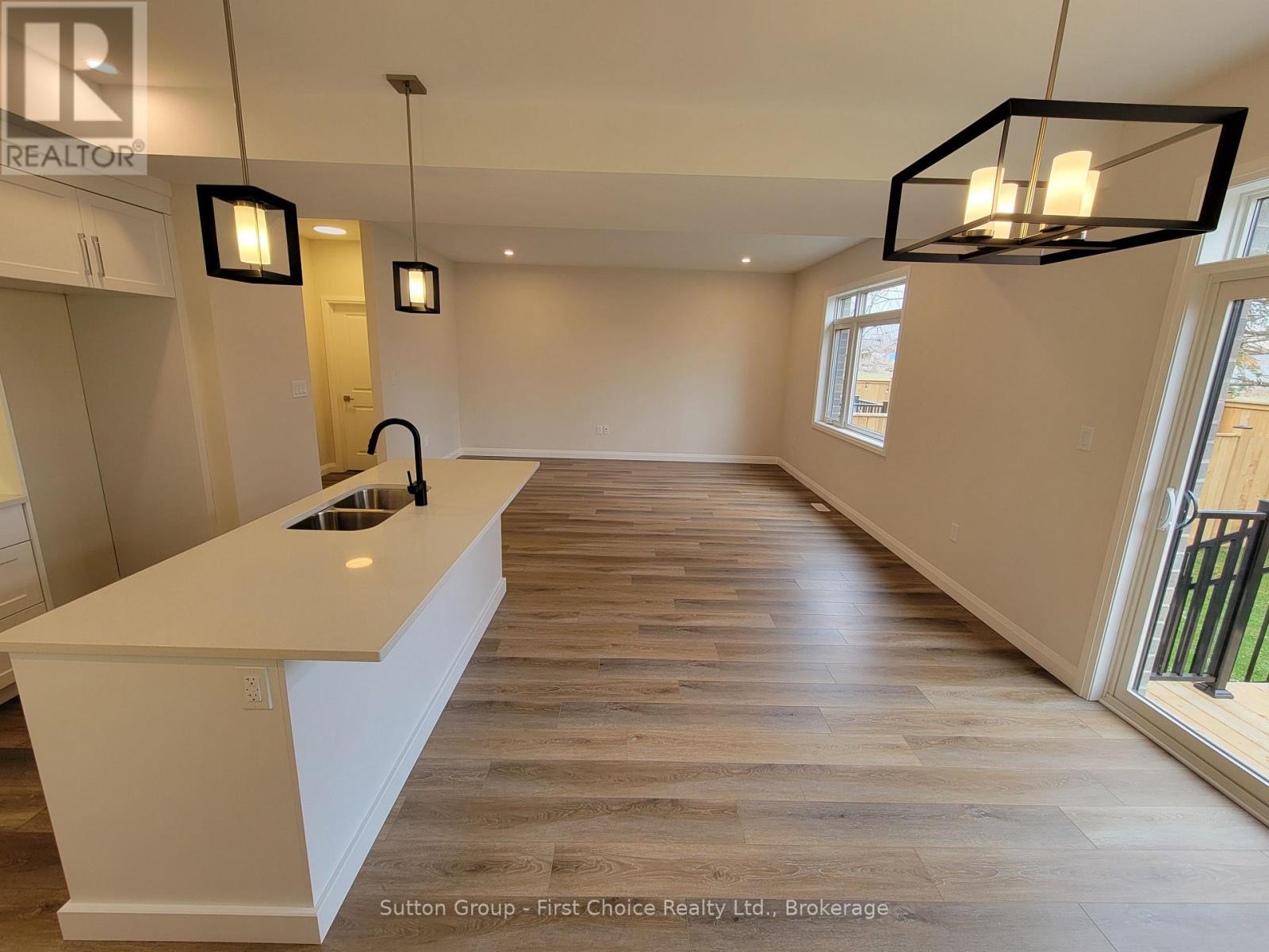 549 Albert Street, South Huron, Ontario  N0M 1S1 - Photo 8 - X12041463