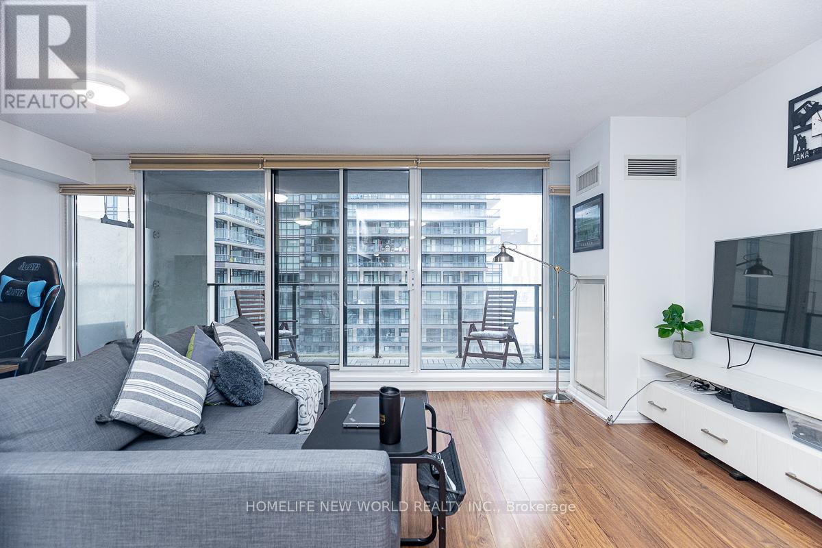 1050 - 111 Elizabeth Street, Toronto, Ontario  M5G 1P7 - Photo 9 - C12041460
