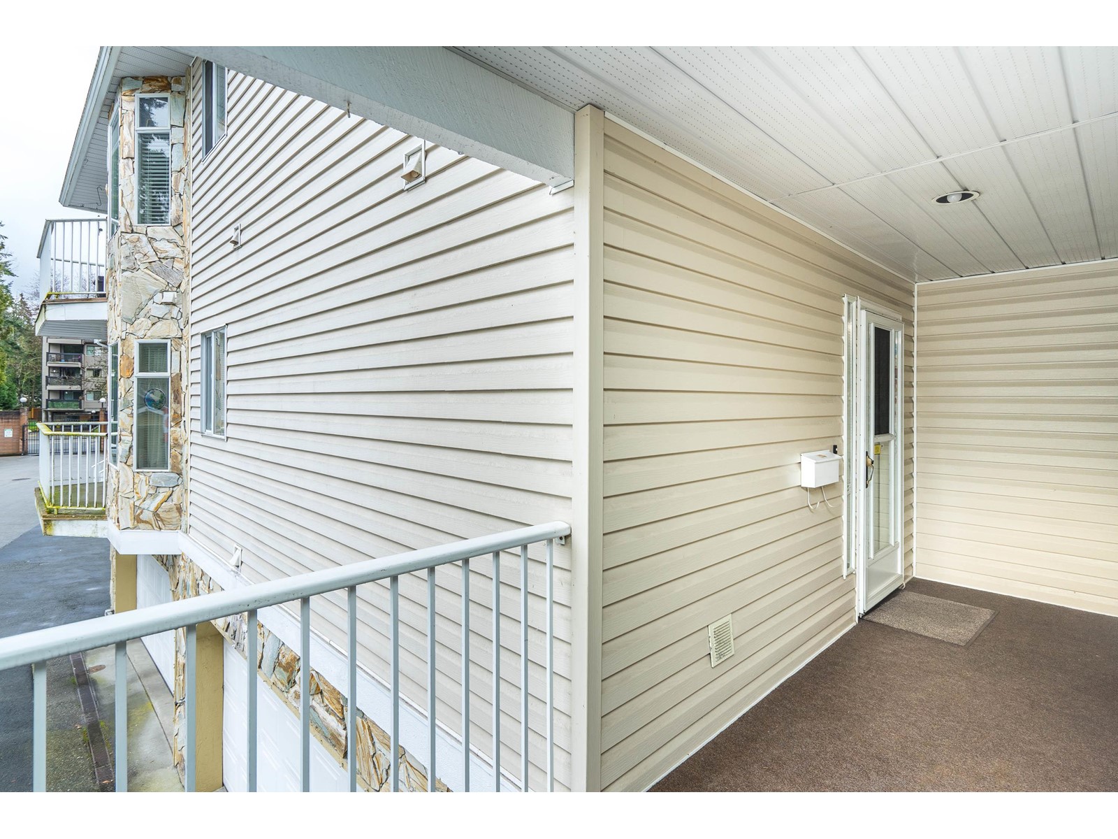 110 10584 153 Street, Surrey, British Columbia  V3R 9V1 - Photo 3 - R2981549