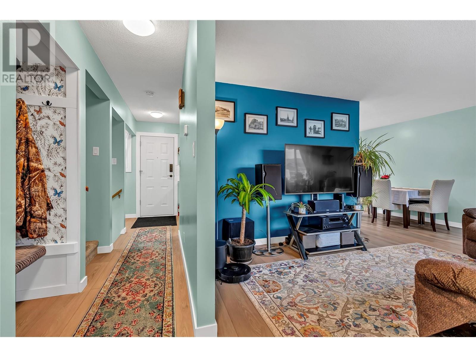 Property at 12818 Reynolds Avenue image 4