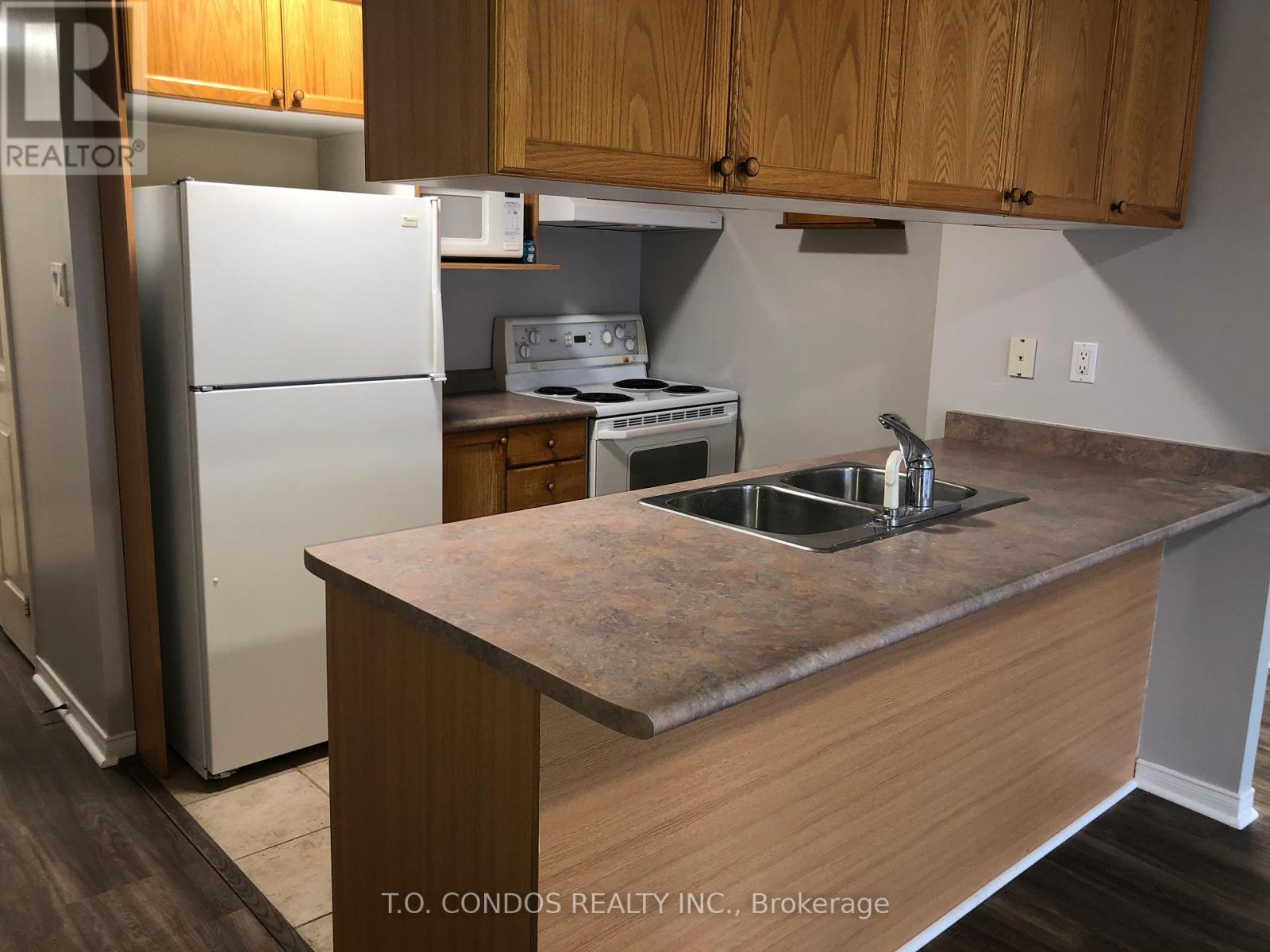 613 - 889 Bay Street, Toronto, Ontario  M5S 3K5 - Photo 2 - C12040617