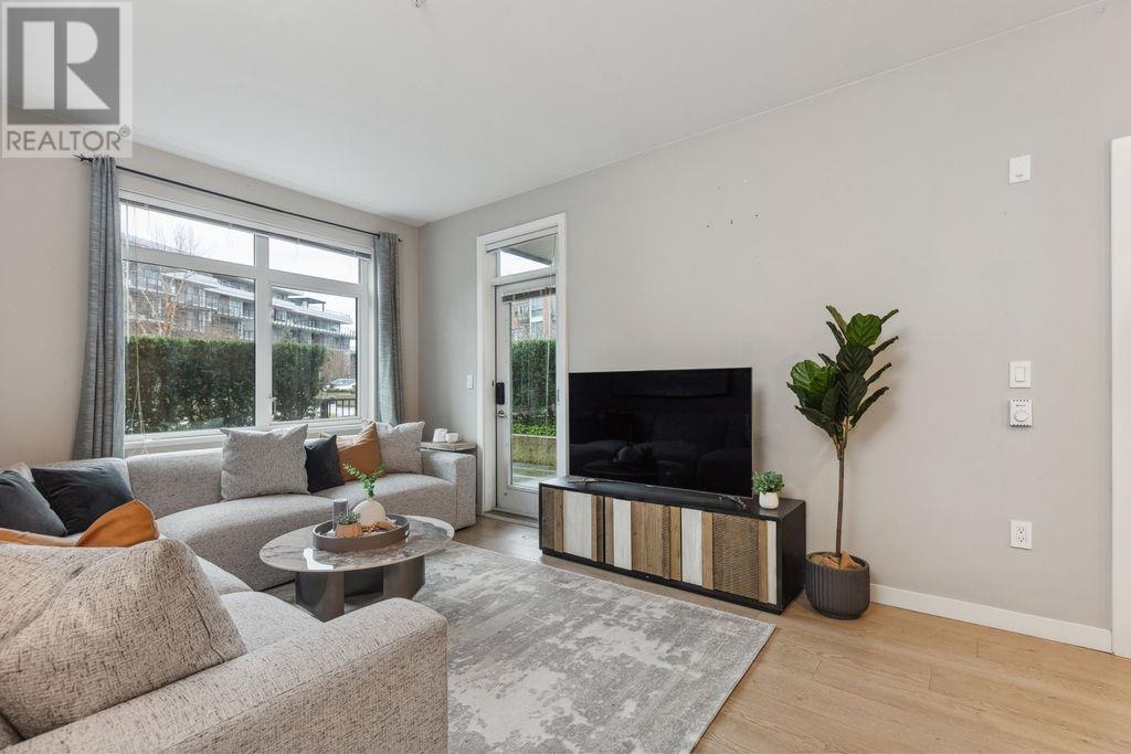 110 20 E Royal Avenue, New Westminster, British Columbia  V3L 0G9 - Photo 2 - R2972324