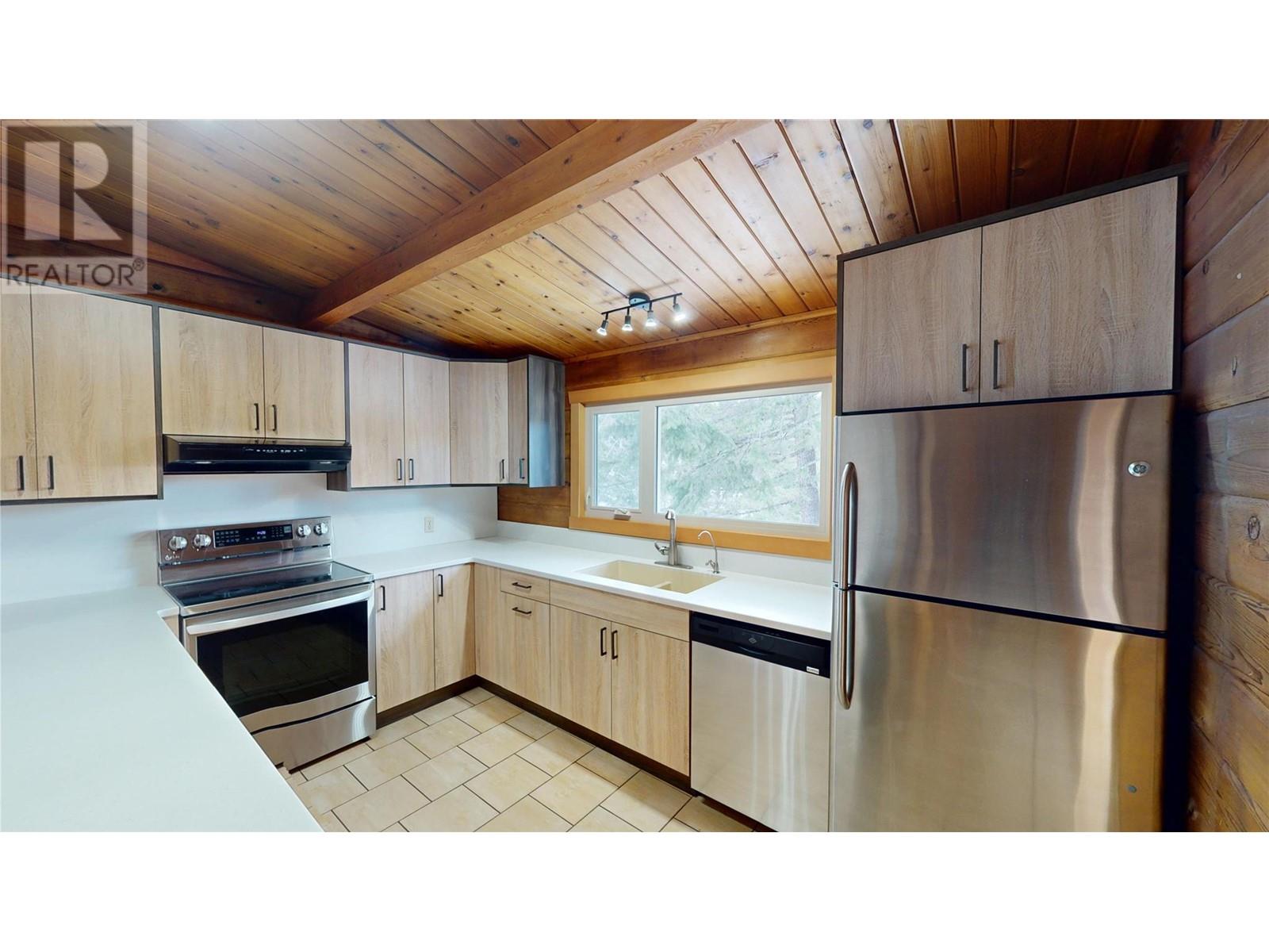 3450 Silver Spring Drive, Cranbrook, British Columbia  V1C 6X8 - Photo 5 - 10334271