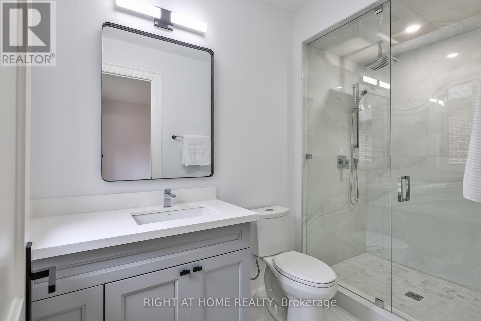 8 Hughson Drive, Markham, Ontario  L3R 2T4 - Photo 31 - N12041508