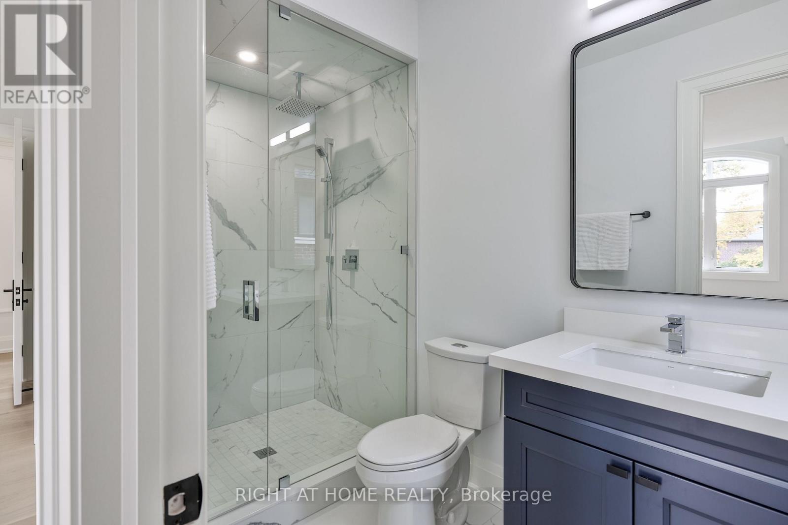 8 Hughson Drive, Markham, Ontario  L3R 2T4 - Photo 33 - N12041508