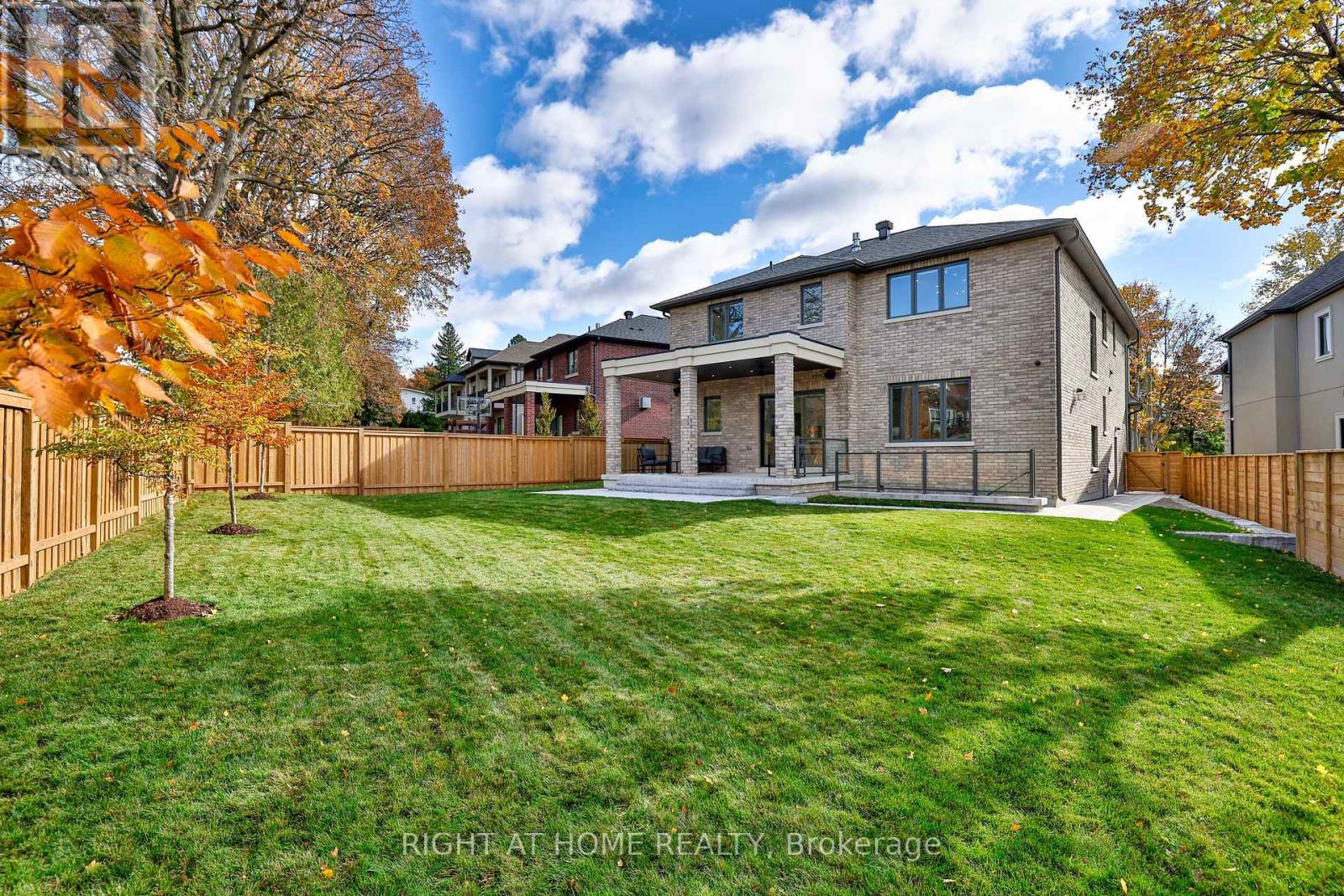 8 Hughson Drive, Markham, Ontario  L3R 2T4 - Photo 38 - N12041508