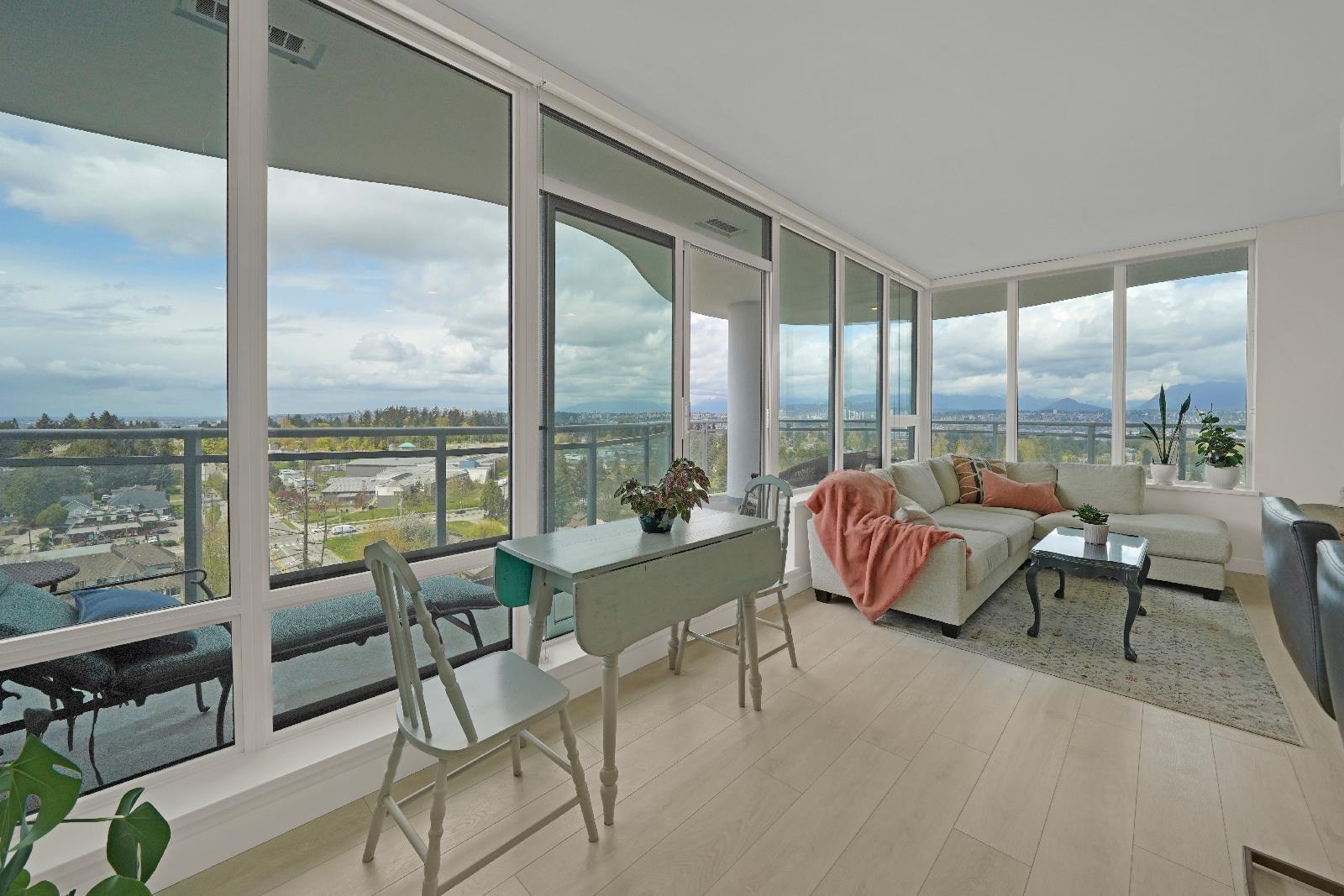 1501 13318 104 AVENUE, surrey, British Columbia