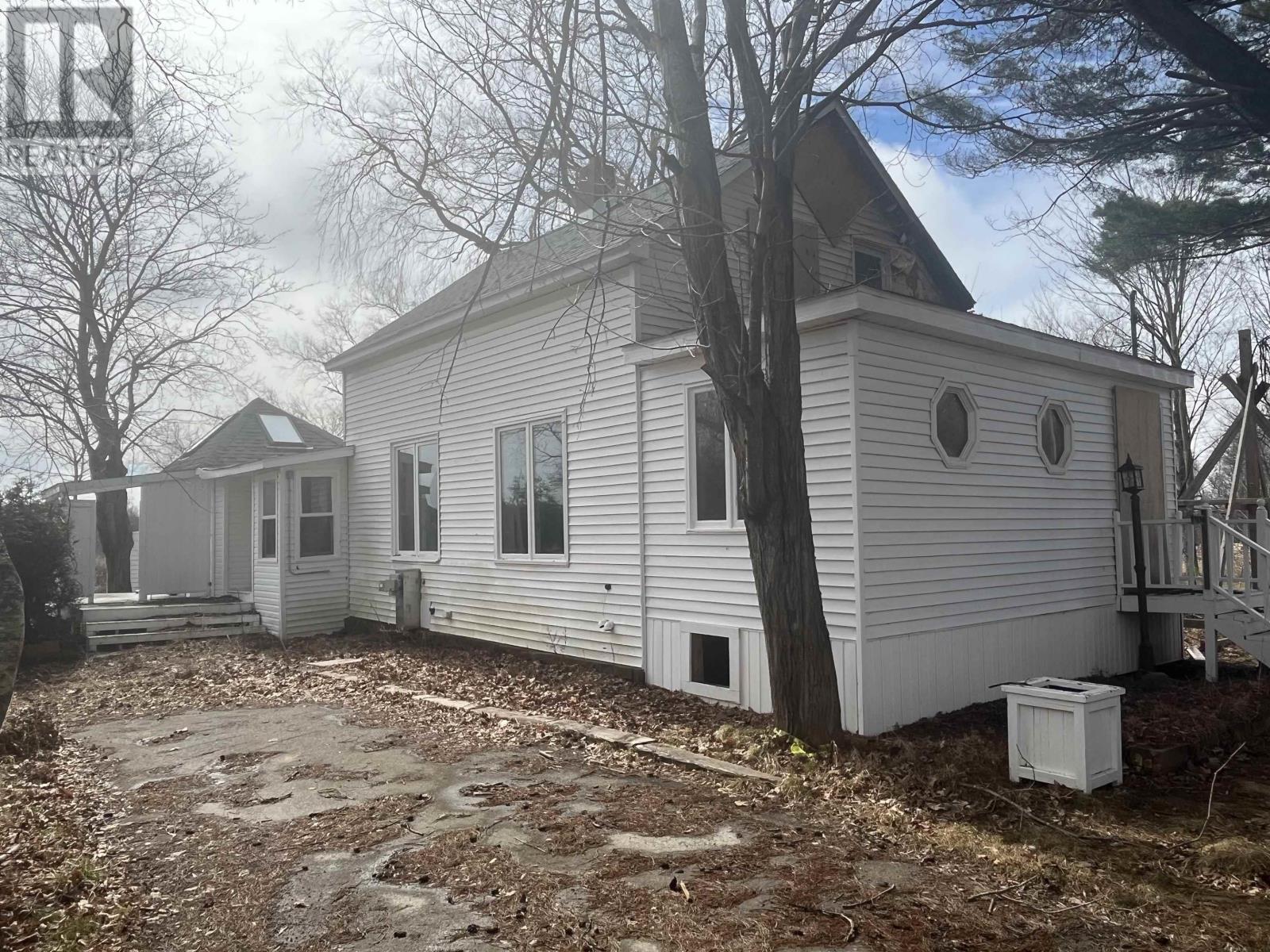 9890 Main Street, canning, Nova Scotia