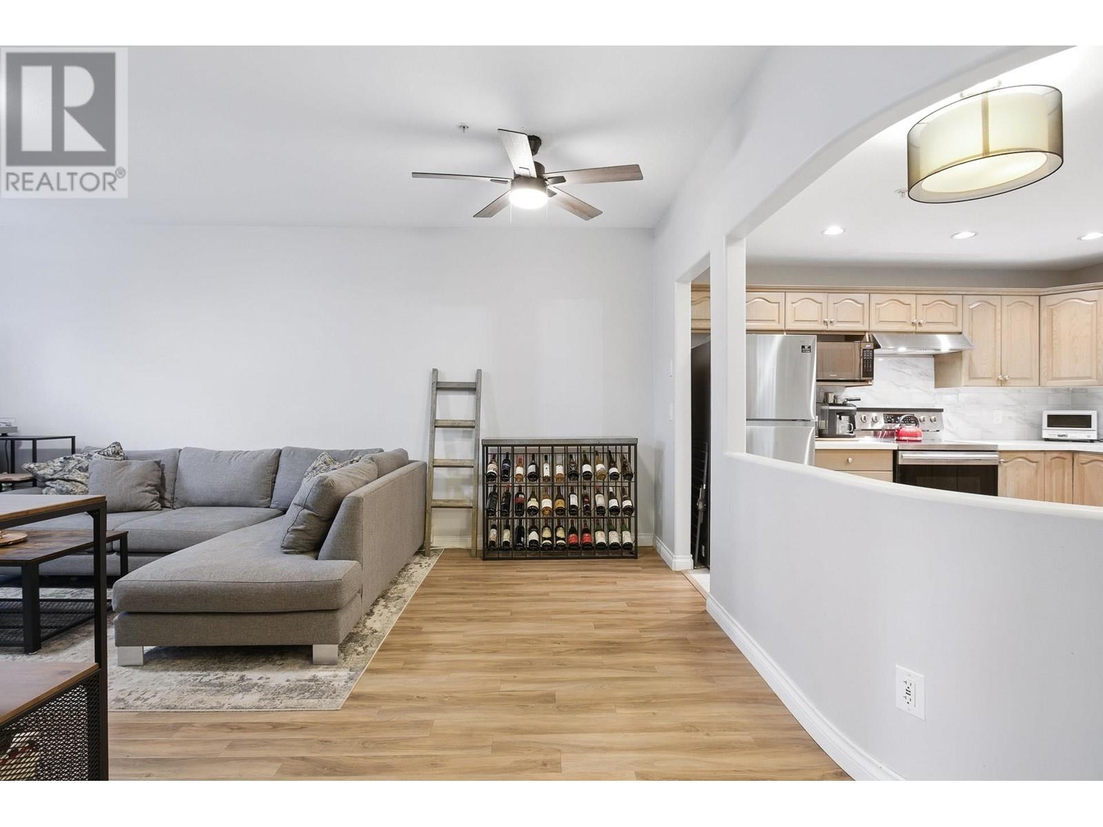 204 3176 Plateau Boulevard, Coquitlam, British Columbia  V3E 3J2 - Photo 11 - R2982103