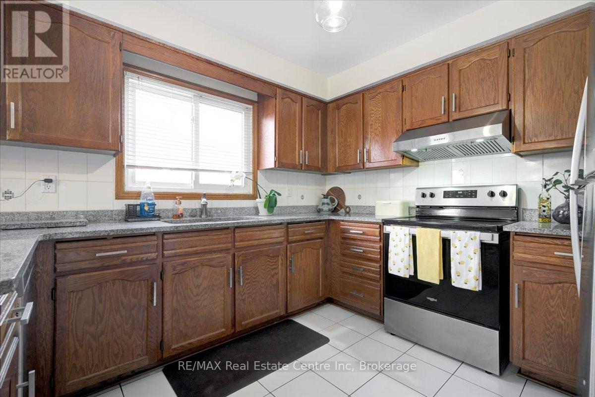 15 Glitter Road, Vaughan, Ontario  L4L 7W2 - Photo 14 - N12041570