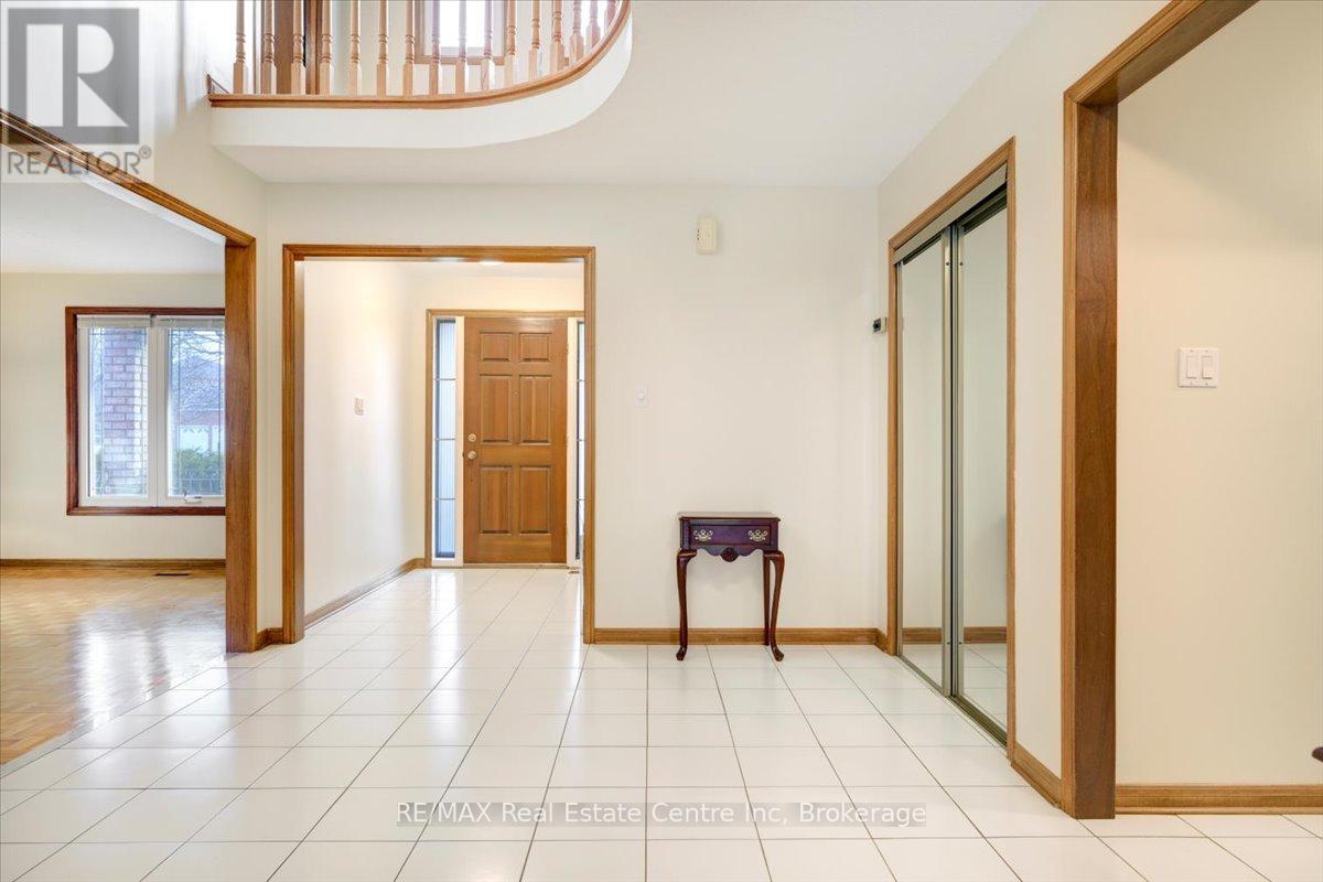 15 Glitter Road, Vaughan, Ontario  L4L 7W2 - Photo 4 - N12041570