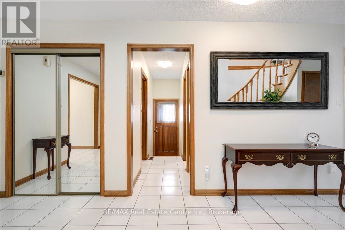 15 Glitter Road, Vaughan, Ontario  L4L 7W2 - Photo 5 - N12041570