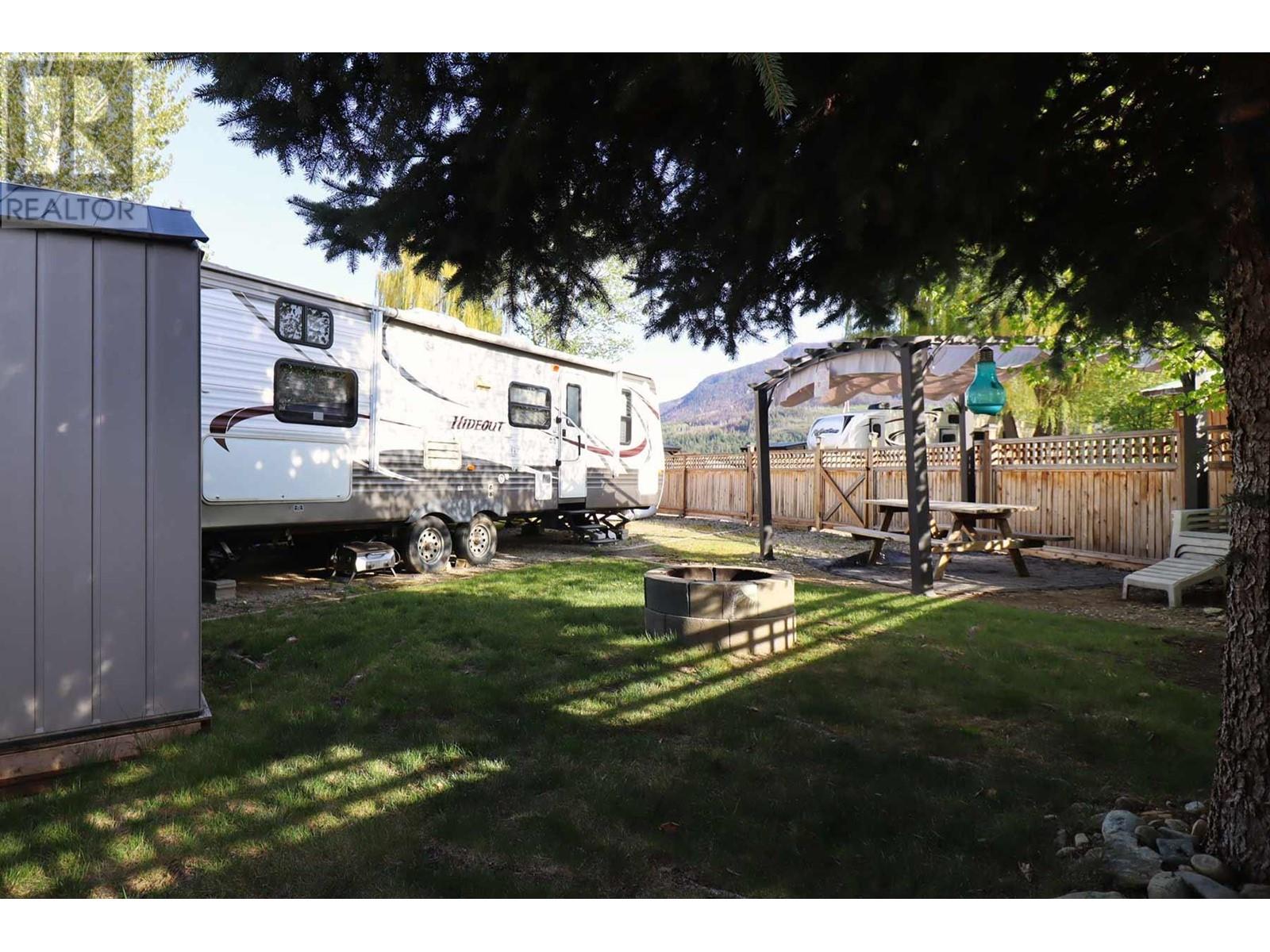 69 Cottonwood Drive, lee creek, British Columbia V0E1M1