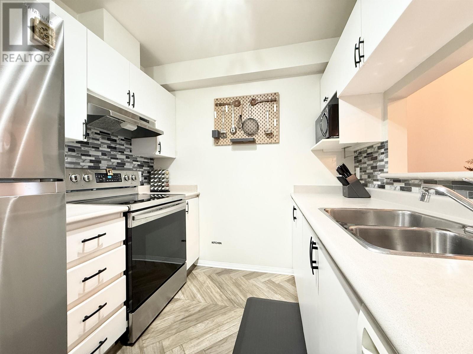 401 3463 Crowley Drive, Vancouver, British Columbia  V5R 6C6 - Photo 7 - R2981438