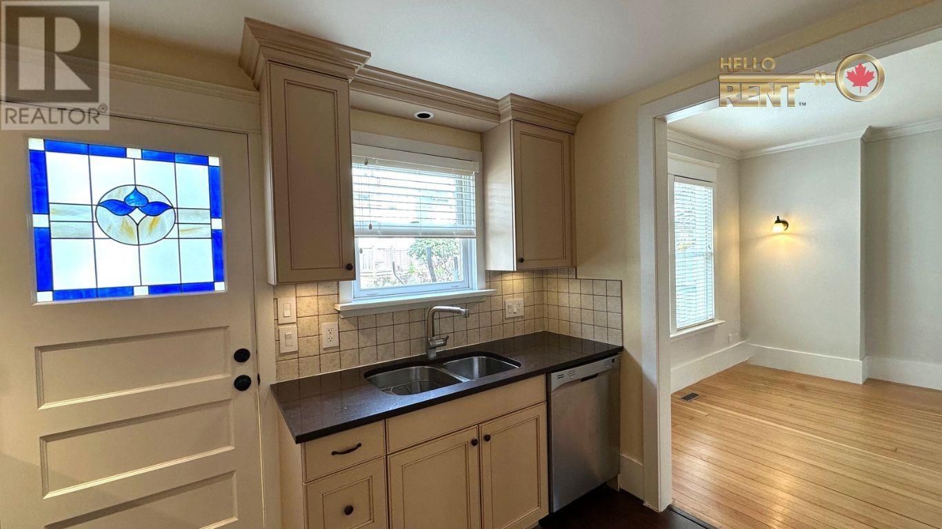 254 E Keith Road, North Vancouver, British Columbia  V7L 1V5 - Photo 11 - R2979667