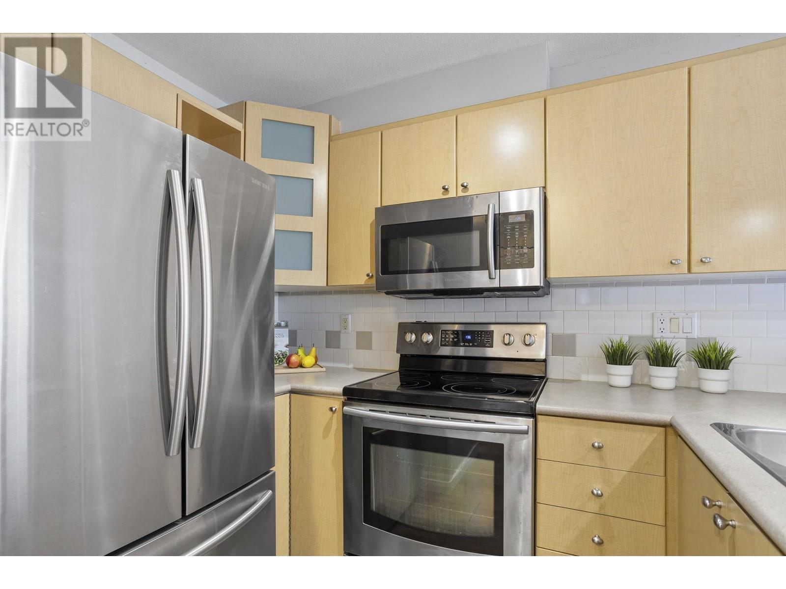 214 3122 St Johns Street, Port Moody, British Columbia  V3H 5C8 - Photo 3 - R2979645