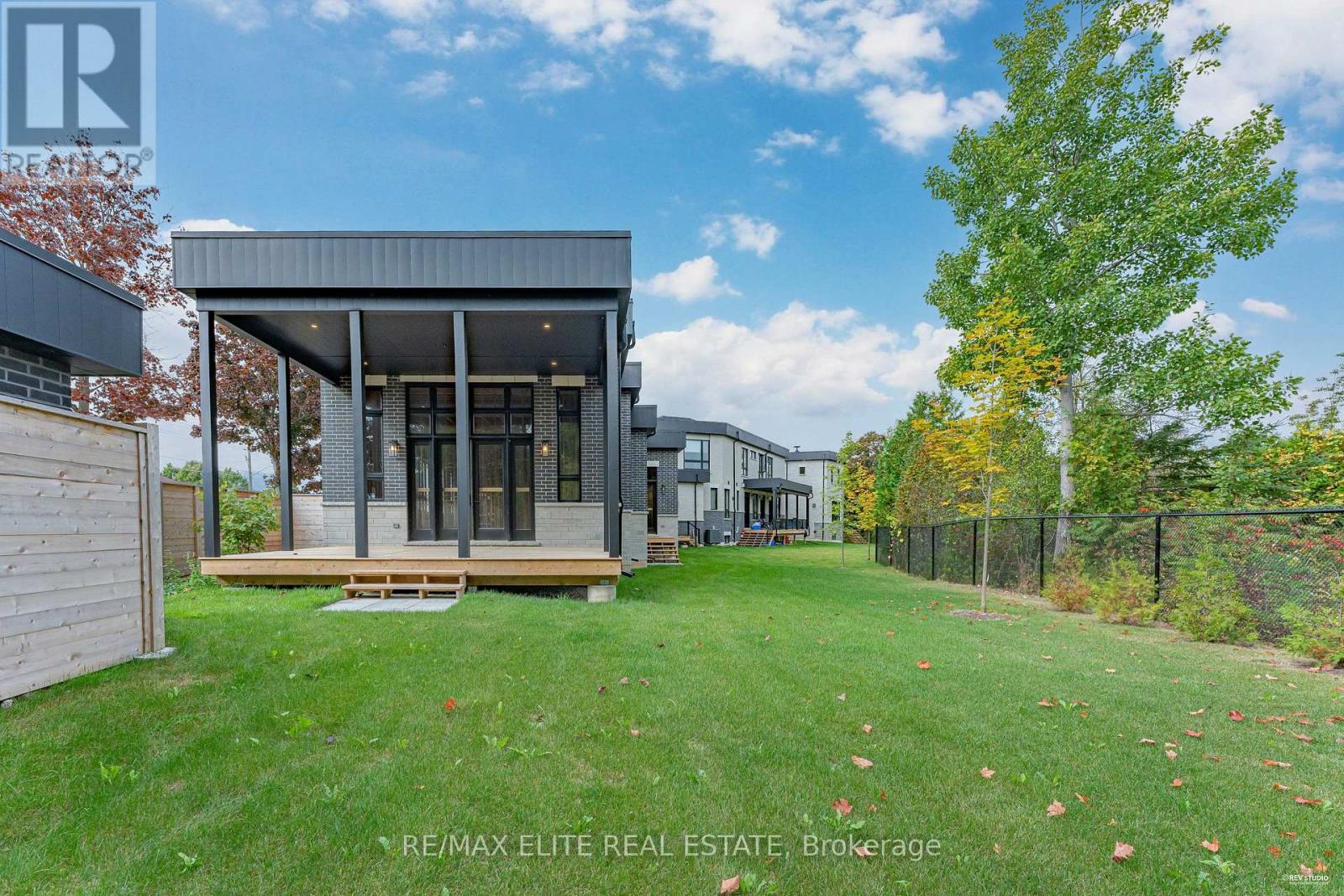 2 Tidmarsh Lane, Ajax, Ontario  L1T 4S1 - Photo 11 - E12041585